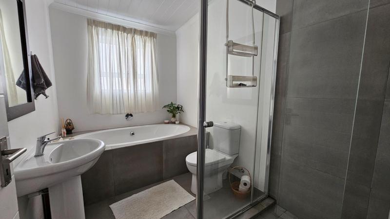 3 Bedroom Property for Sale in Dwarskersbos Western Cape